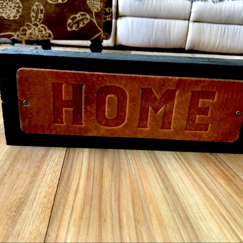 Wood & leather ‘Home’ wall decor